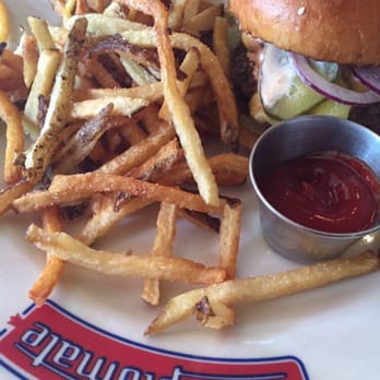 Le Diplomate - Hellurrrr you tasty salty fries of heaven. - Brasseries Near Me - Washington, DC, District of Columbia