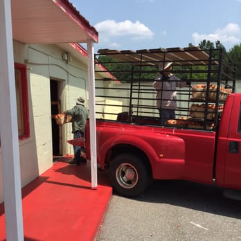 Abbott Farms - Fresh Peaches just off the Truck! - Fruits & Veggies Near Me - Cowpens, South Carolina
