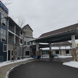 Park Point Marina Inn - Outside