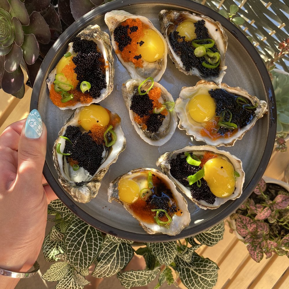 D&D SEAFOOD - Dressing my oysters - Seafood Markets Near Me - Westminster, California