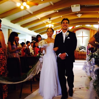 Kahului Union Church - After the wedding ceremony of my daughter & her hubby in this church - Churches Near Me - Kahului, Hawaii