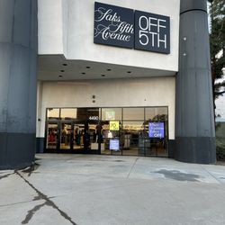 Saks OFF 5TH - Entrance