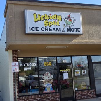 Lickidy Split - The exterior of the Ice Cream Parlor and More. - Ice Cream & Frozen Yogurt Near Me - Vinton, Virginia
