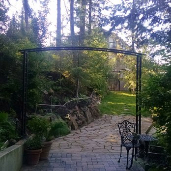 Legacy Landscapes - Gateway to side garden - Landscape Architects or Designers Near Me - Colbert, Washington