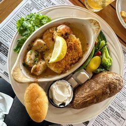 Trader Jack's Riverside Grille - Broiled Seafood Platter