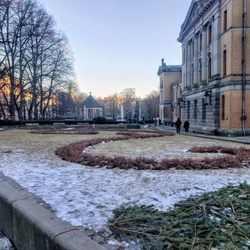 Nationaltheatret - In Front of Nationaltheatret