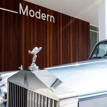 Revvies Luxury Transportation - 1959 Rolls-Royce at The Sarasota Modern Hotel - The Spirit of Ecstasy - Limos Near Me - Sarasota, Florida Revvies Luxury Transportation - 1959 Rolls-Royce at The Sarasota Modern Hotel - The Spirit of Ecstasy - Limos Near Me - Sarasota, Florida