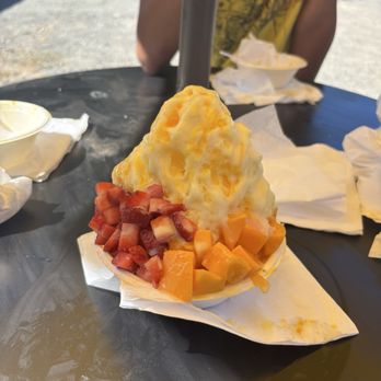 Rockas Bing - lilikoi with strawberries and mangoes - Food Trucks Near Me - Laie, Hawaii Rockas Bing - lilikoi with strawberries and mangoes - Food Trucks Near Me - Laie, Hawaii