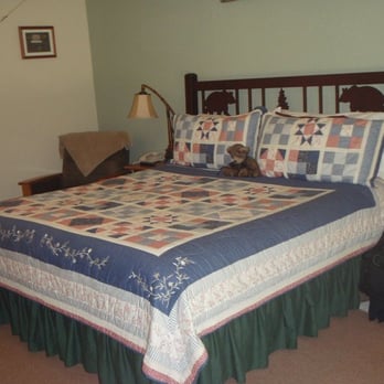 Black Bear Inn - Our room had a Fishing theme to it - Hotels Near Me - Arnold, California