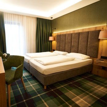 Hotel Erber - Deluxezimmer im Hotel Erber in Ismaning - Hotels Near Me - Ismaning, BY