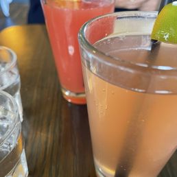 Mimosas (Norma & Barbara)