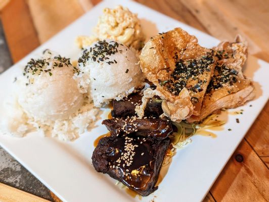 Umekes Fish Market Bar & Grill by null
