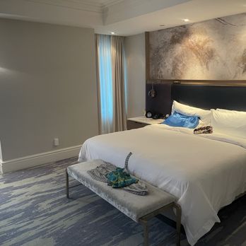The St. Regis Toronto - Spacious accommodations - Hotels Near Me - Toronto, Ontario The St. Regis Toronto - Spacious accommodations - Hotels Near Me - Toronto, Ontario
