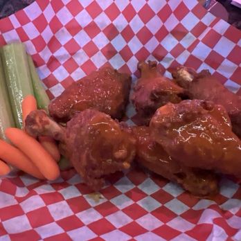 Silver Slipper Sports Bar & Casino - Hot wing yum - Sports Bars Near Me - Missoula, Montana Silver Slipper Sports Bar & Casino - Hot wing yum - Sports Bars Near Me - Missoula, Montana
