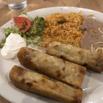 El Sombrero Mexican Restaurant - Mexican Near Me - Fox River Grove, Illinois El Sombrero Mexican Restaurant - Mexican Near Me - Fox River Grove, Illinois