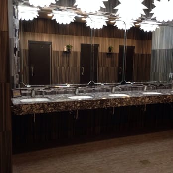 Busy Bee - Bathroom sinks - Gas Stations Near Me - Live Oak, Florida