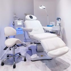 NewLife Aesthetics - Clinic treatment room