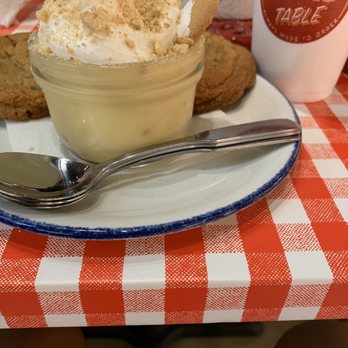 Mia's Table - Banana pudding  2 chocolate cookies - American Near Me - Katy, Texas