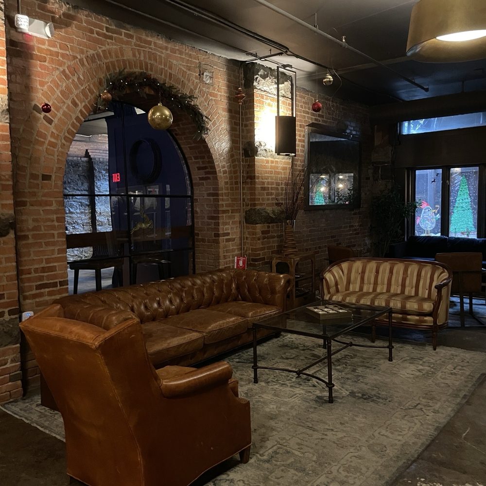 Syracuse Whiskey Coop - Inside - American Near Me - Syracuse, New York Syracuse Whiskey Coop - Inside - American Near Me - Syracuse, New York