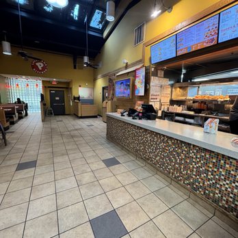 Popeyes Louisiana Kitchen - Fast Food Near Me - Montclair, New Jersey