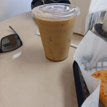 Cafe con Cultura - Iced Caramel Macchiato - Coffee Roasteries Near Me - Jacksonville, Florida