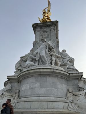 Queen Victoria Memorial by null
