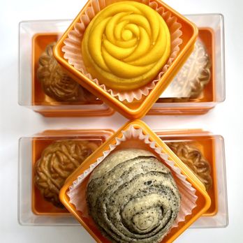 Sheng Kee Bakery - Custard Lava Mooncake and Black Sesame Mochi Pastry; Lotus Mooncake; Red Bean Mooncake - Bakeries Near Me - San Francisco, California Sheng Kee Bakery - Custard Lava Mooncake and Black Sesame Mochi Pastry; Lotus Mooncake; Red Bean Mooncake - Bakeries Near Me - San Francisco, California