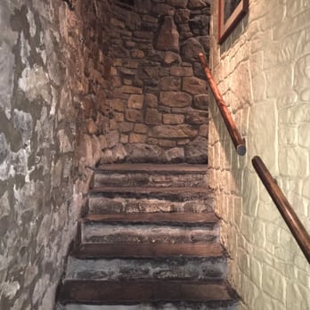 The Blue Anchor - Amazing stone walls 635 years old! - Seafood Near Me - Rhoose, VGL