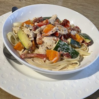 Tiny Pyramid - Rosemary Pasta with Chicken - Cafes Near Me - Honolulu, Hawaii Tiny Pyramid - Rosemary Pasta with Chicken - Cafes Near Me - Honolulu, Hawaii