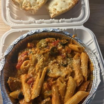 Cowboy Pizza - Pasta primavera with two added meatballs. Comes with cheesy bread. - Pizza Near Me - Templeton, California Cowboy Pizza - Pasta primavera with two added meatballs. Comes with cheesy bread. - Pizza Near Me - Templeton, California