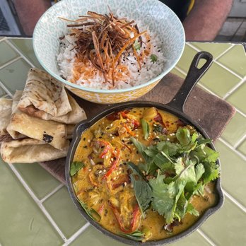 Inside Cafe - Malaysian Curry - Coffee & Tea Near Me - San Miguel de Allende, GUA