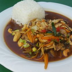 Kim Phuc - Gut und große Portion für kleines Geld