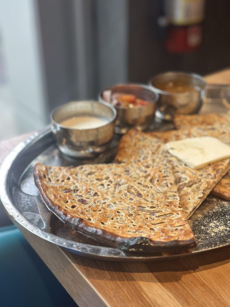 Paratha 2 Pasta Logo