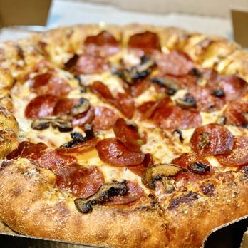 Domino's Pizza - Med Parmesan Stuffed Crust (pepperoni/mushroom) - Pizza Near Me - Pottstown, Pennsylvania Domino's Pizza - Med Parmesan Stuffed Crust (pepperoni/mushroom) - Pizza Near Me - Pottstown, Pennsylvania