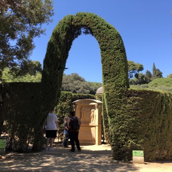 Parc del Laberint d'Horta - Entrance to the Laberint d'Horta maze - Parks Near Me - Barcelona, B Parc del Laberint d'Horta - Entrance to the Laberint d'Horta maze - Parks Near Me - Barcelona, B