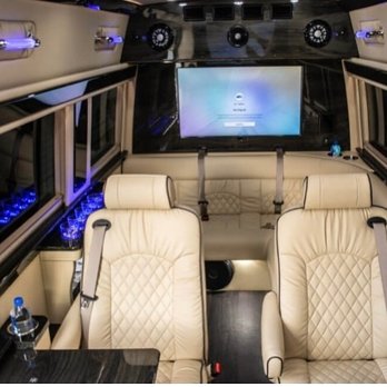 Brown Luxury Services - Limos Near Me