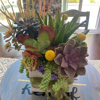 Succulently Urban - table centerpiece - Florists Near Me Succulently Urban - table centerpiece - Florists Near Me