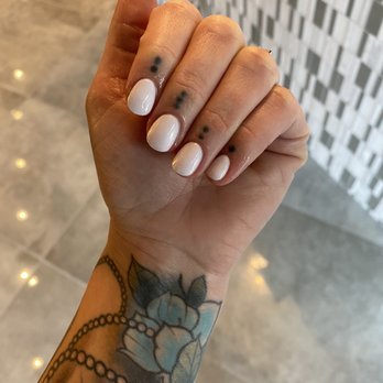West End Nail Bar - Dip polish in white!! Perfect shape and not thick at all!! - Nail Salons Near Me - Nashville, Tennessee West End Nail Bar - Dip polish in white!! Perfect shape and not thick at all!! - Nail Salons Near Me - Nashville, Tennessee