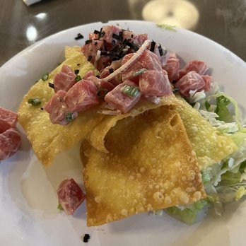 Kona Brewing - Poke appetizer at Terminal 1 HNL - Brewpubs Near Me - Honolulu, Hawaii