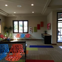 Chuandi Wang, DDS - Waiting room