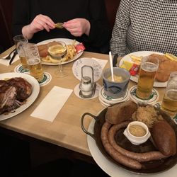 Brauerei Päffgen - Haxe, bratwurst, schnitzel