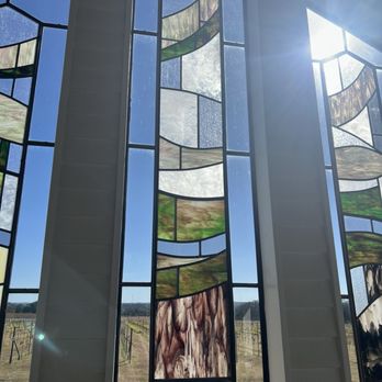 Featherstone Ranch Vineyards - Wine Tasting Room Near Me - Stonewall, Texas