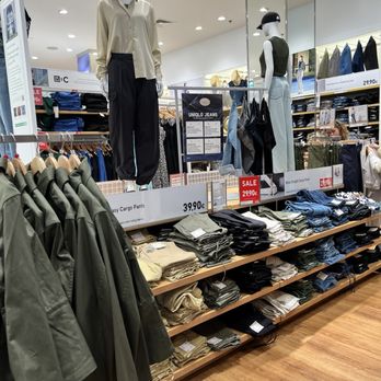 Uniqlo - Women's Clothing Near Me - Amsterdam, New Hampshire