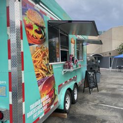 Bombay Burgers  - Outside