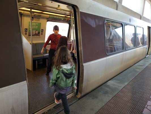 FRANCONIASPRINGFIELD METRO STATION 41 Photos & 53 Reviews 6880