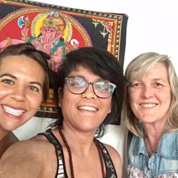 Sama Studio - Having fun with Kristen, Paula, and Carrie!