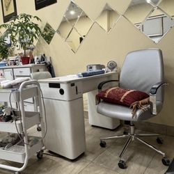 Glamour Nails - Nail station