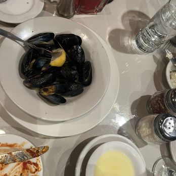 Fratello's - New American Near Me - Avon Lake, Ohio