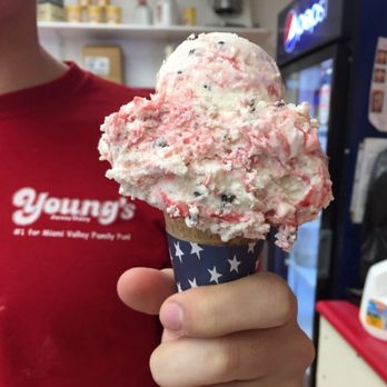 Young's Jersey Dairy - Ice cream !!!! - Ice Cream & Frozen Yogurt Near Me - Yellow Springs, Ohio Young's Jersey Dairy - Ice cream !!!! - Ice Cream & Frozen Yogurt Near Me - Yellow Springs, Ohio