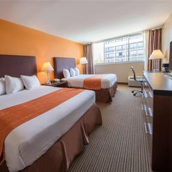 Howard Johnson Hotel&Conf Cntr by Wyndham Fullerton/Anaheim - Guest room